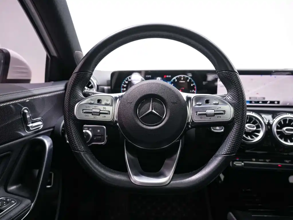 Mercedes-Benz A-Class 2021 — фото 18