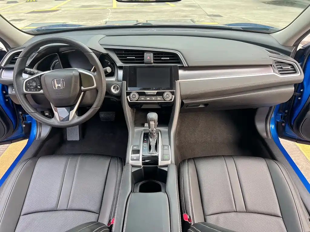 Honda Civic 2018 — фото 12