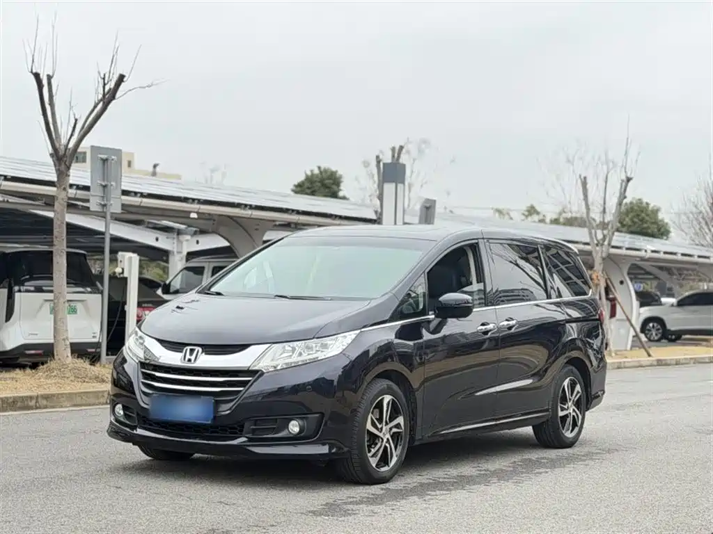 Honda Odyssey 2018 — фото 2