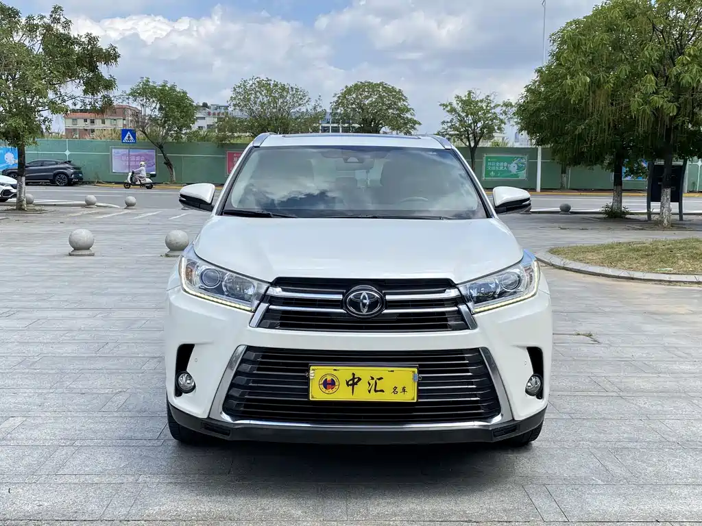 Toyota Highlander 2018 — фото 2
