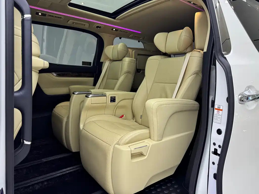 Toyota Alphard 2022 — фото 5