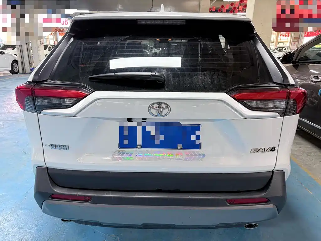 Toyota RAV4 2022 — фото 20