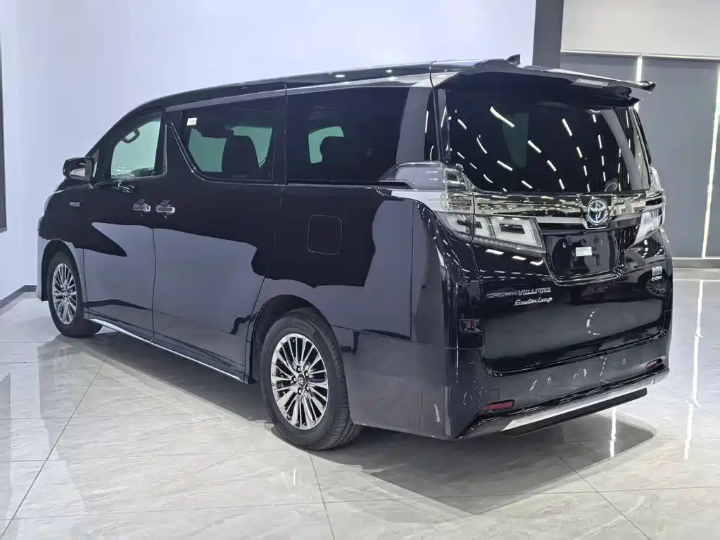 Toyota Vellfire 2022 — фото 8