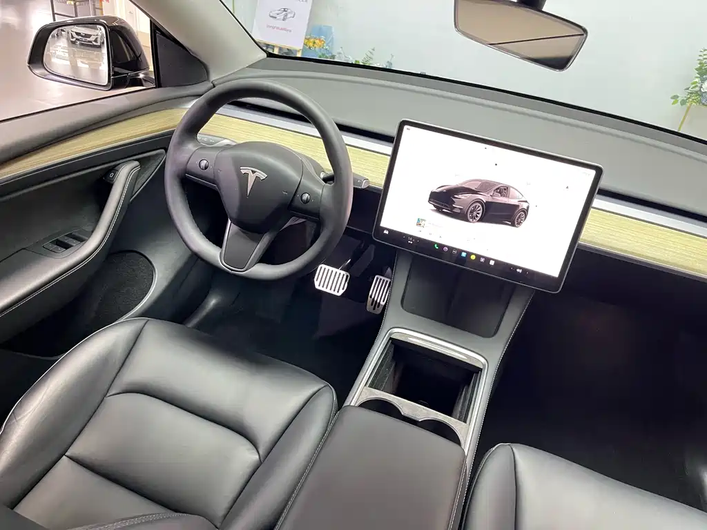 Tesla Model Y 2022 — фото 9