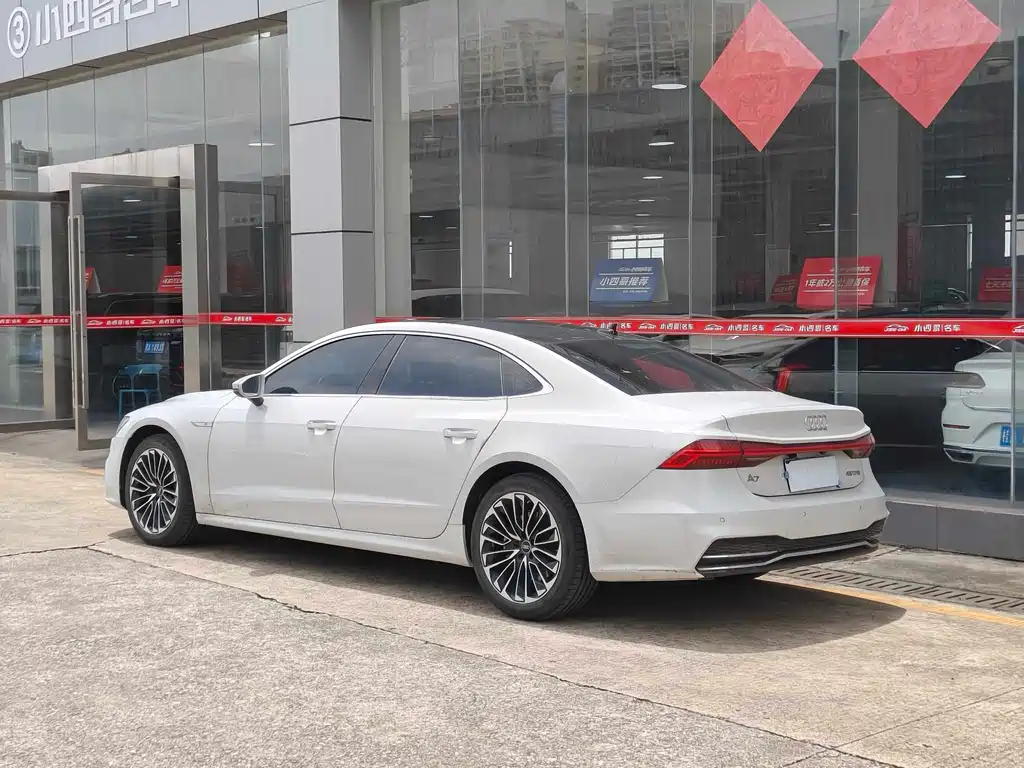 Audi A7L 2023 — фото 5