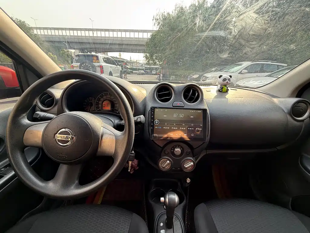 Nissan March 2011