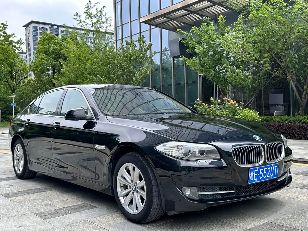 BMW 5 Series 2012 — фото 3