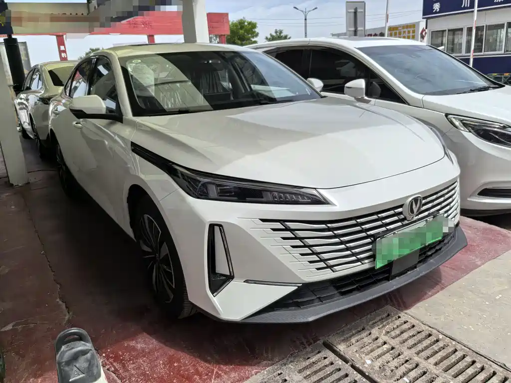 Changan Eado PHEV 2026 — фото 3