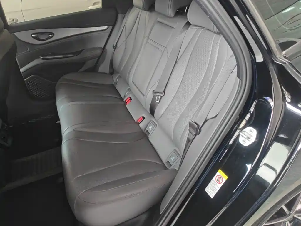 BYD Seal 07 DM-i 2025 — фото 17