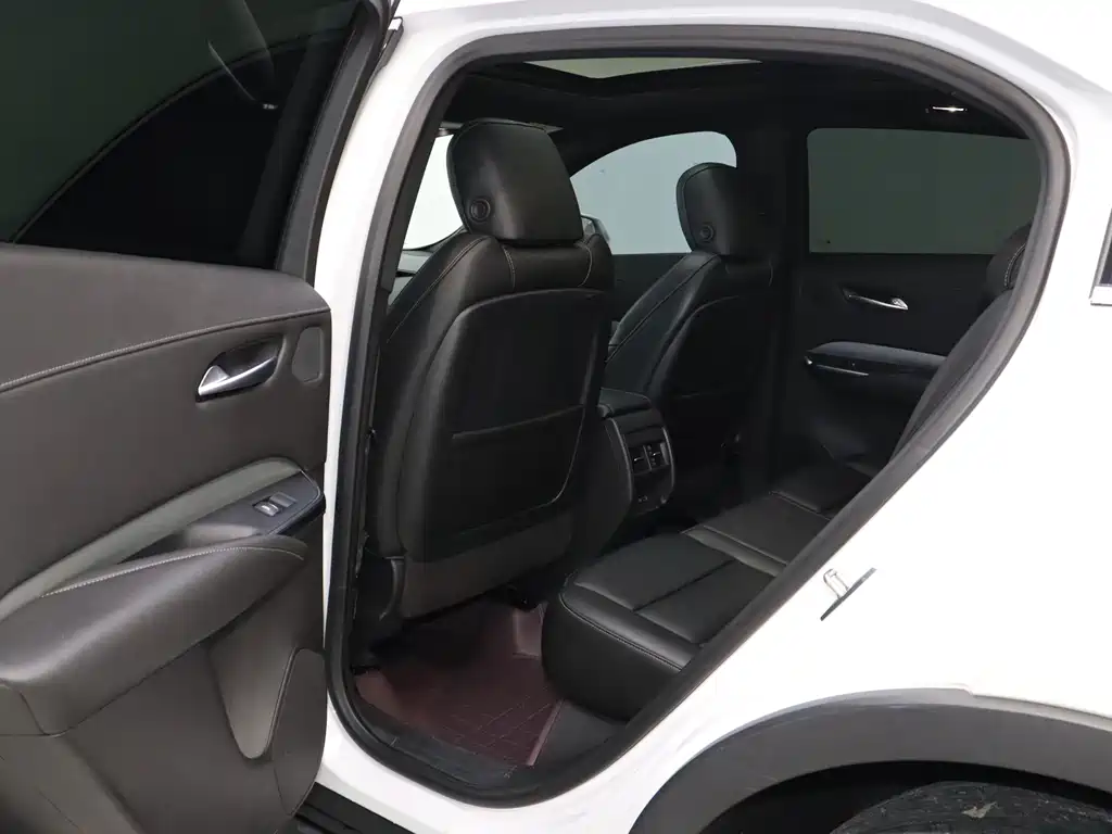 Cadillac XT4 2021 — фото 13