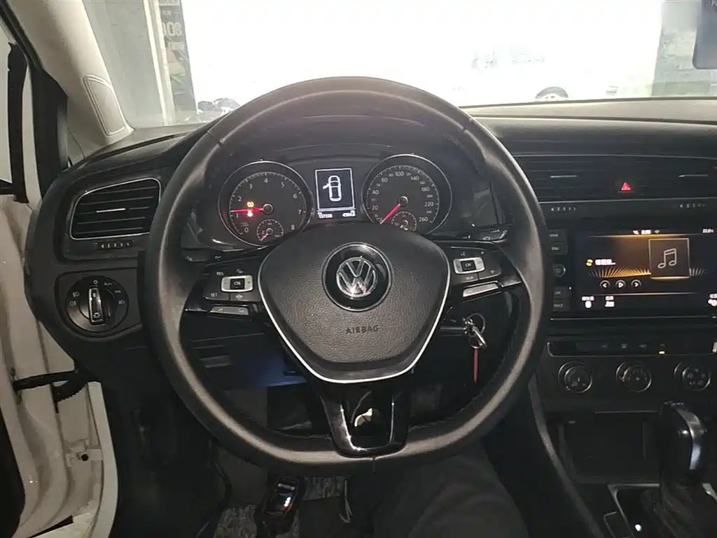 Volkswagen Golf 2018 — фото 11