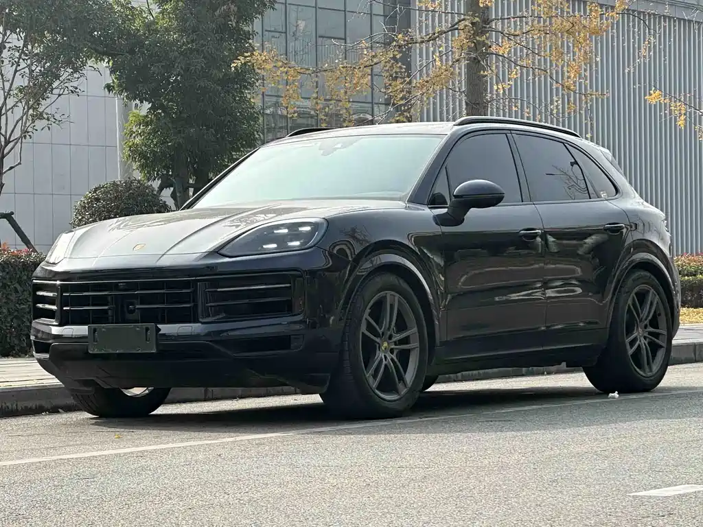 Porsche Cayenne 2023 — фото 1