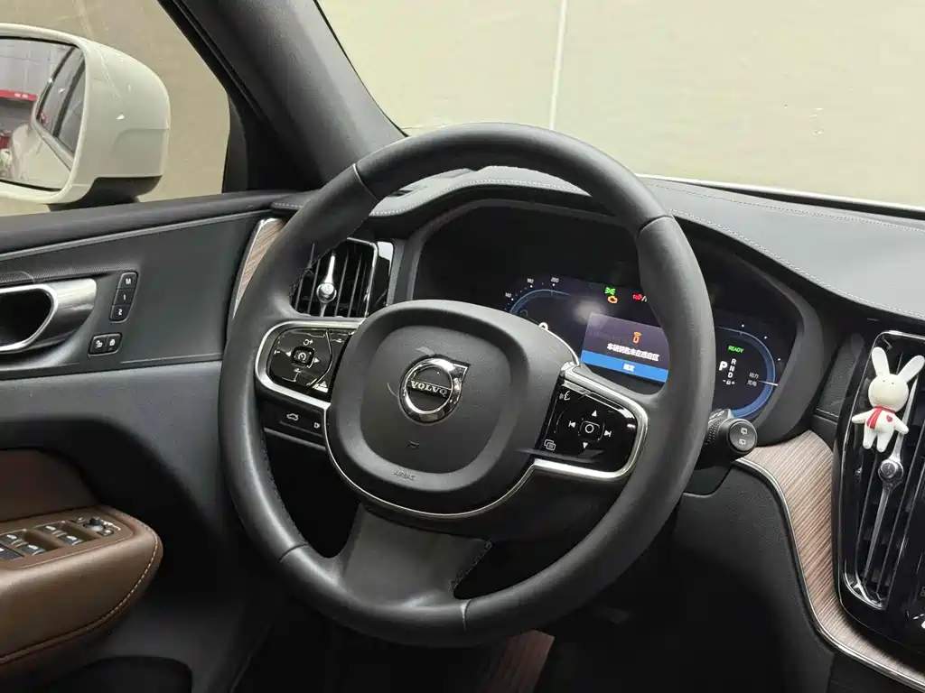 Volvo XC60 PHEV 2024 — фото 28