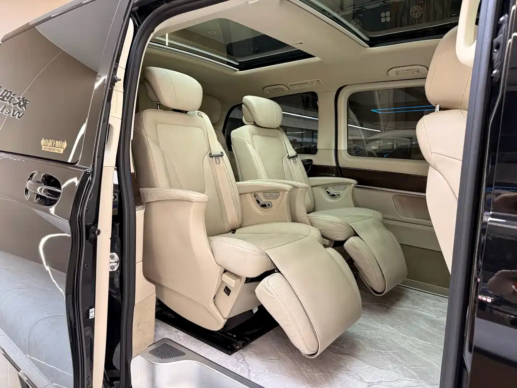 Mercedes-Benz V-Class 2022 — фото 10