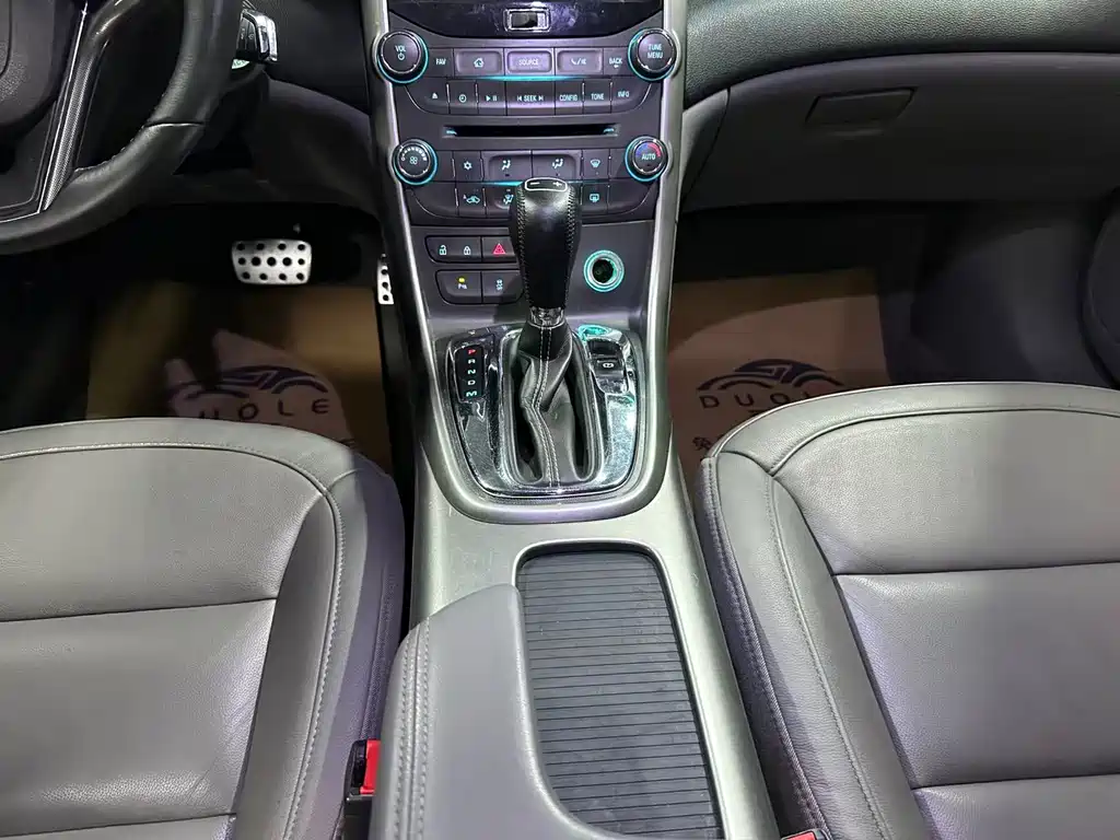 Chevrolet Malibu 2015 — фото 12