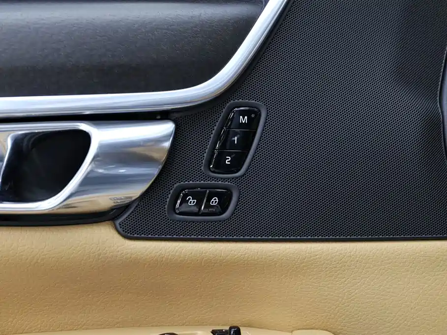 Volvo V90 2017 — фото 16