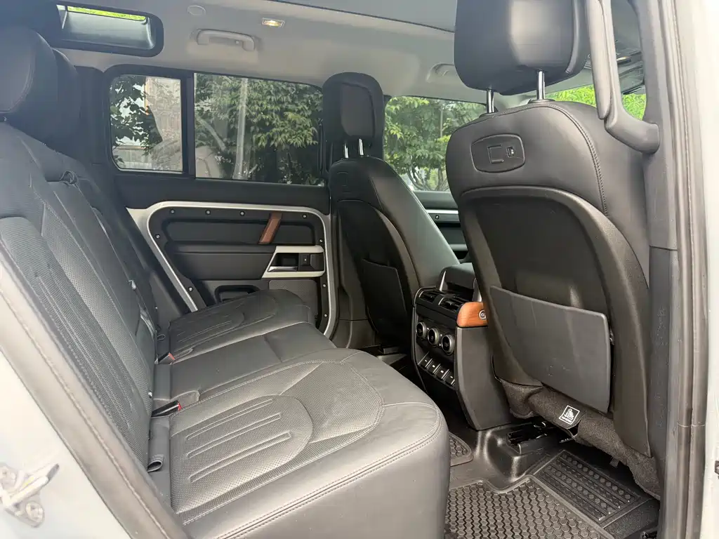 Land Rover Defender 2020 — фото 9