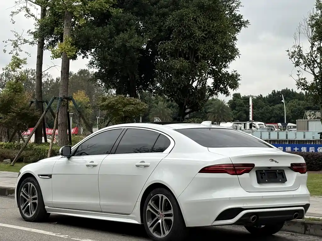 Jaguar XEL 2024 — фото 12