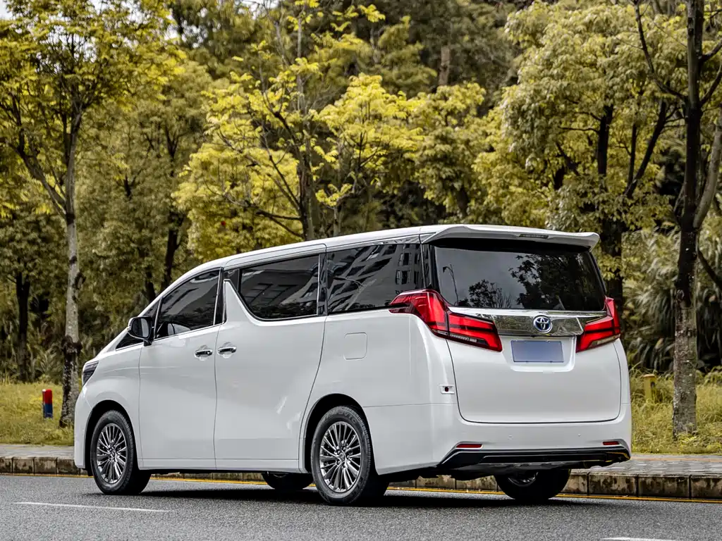 Toyota Alphard 2020 — фото 19