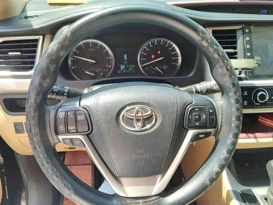 Toyota Highlander 2016 — фото 15