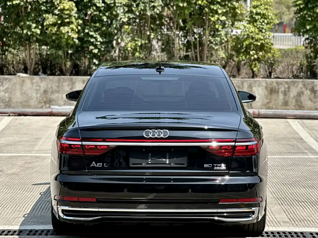Audi A8 2023 — фото 5