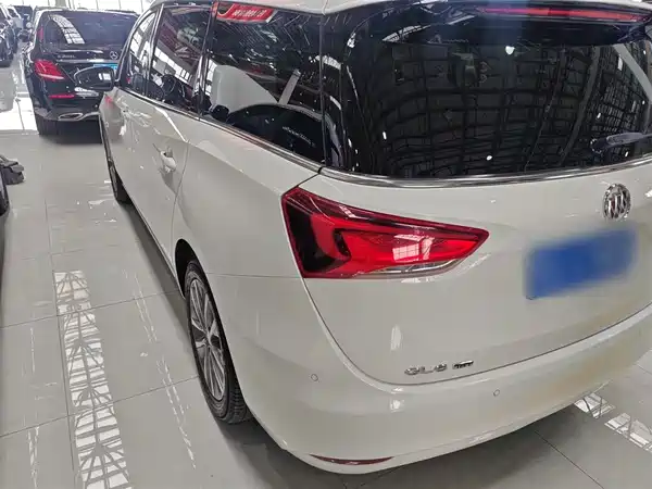 Buick GL6 2019