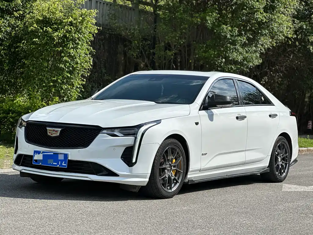 Cadillac CT4 2021 — фото 1