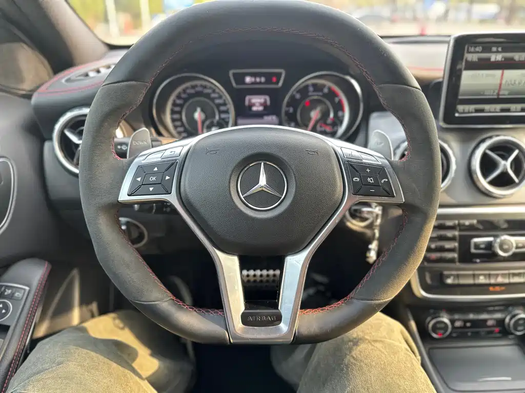 Mercedes-Benz GLA AMG 2015 — фото 24