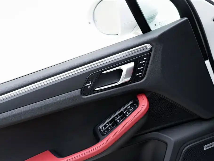 Porsche Macan 2022 — фото 15