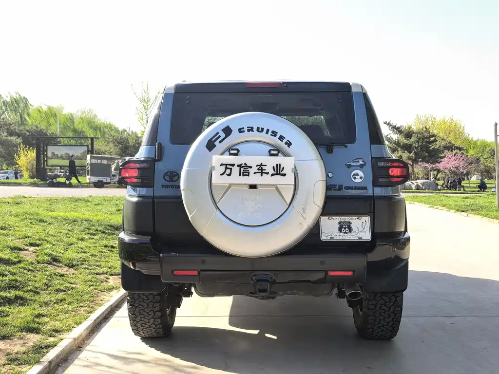 Toyota FJ Cruiser 2019 — фото 2
