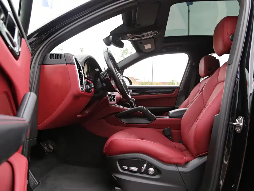 Porsche Cayenne 2019 — фото 14