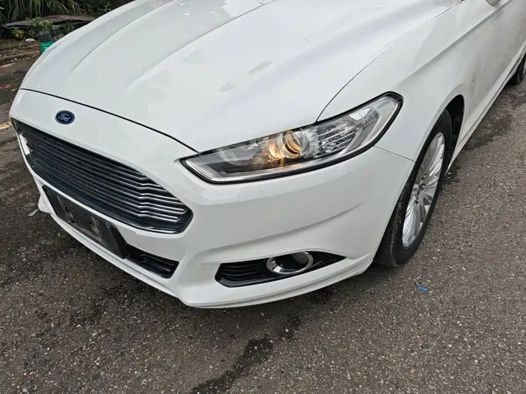 Ford Mondeo 2016 — фото 24