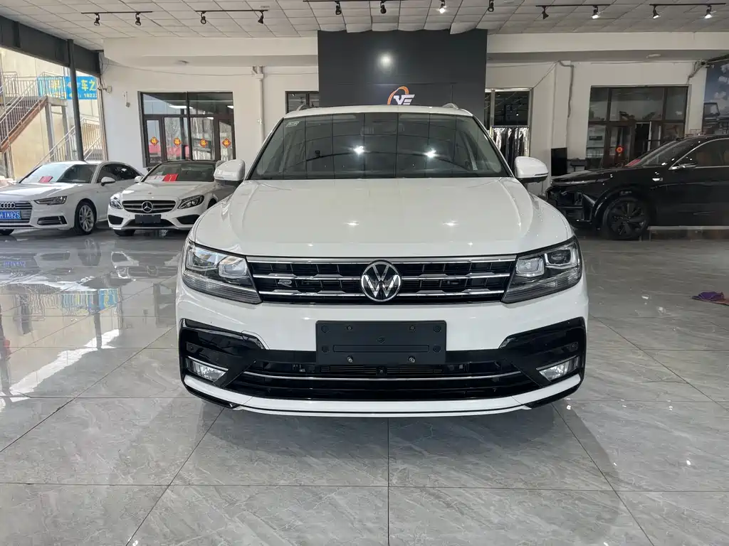 Volkswagen Tiguan L 2021 — фото 2