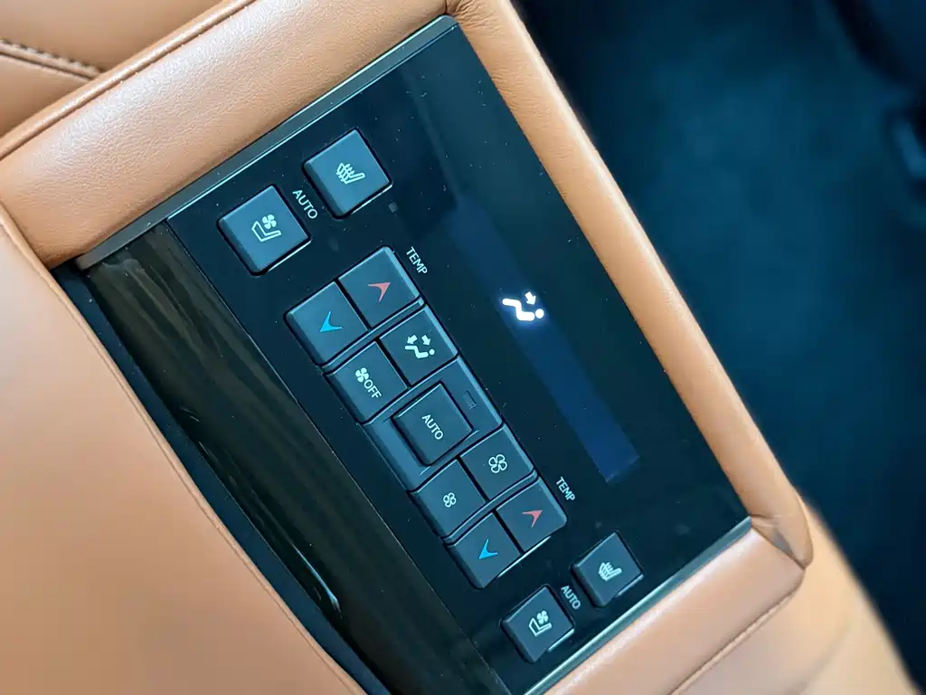 Lexus LX 2016 — фото 9