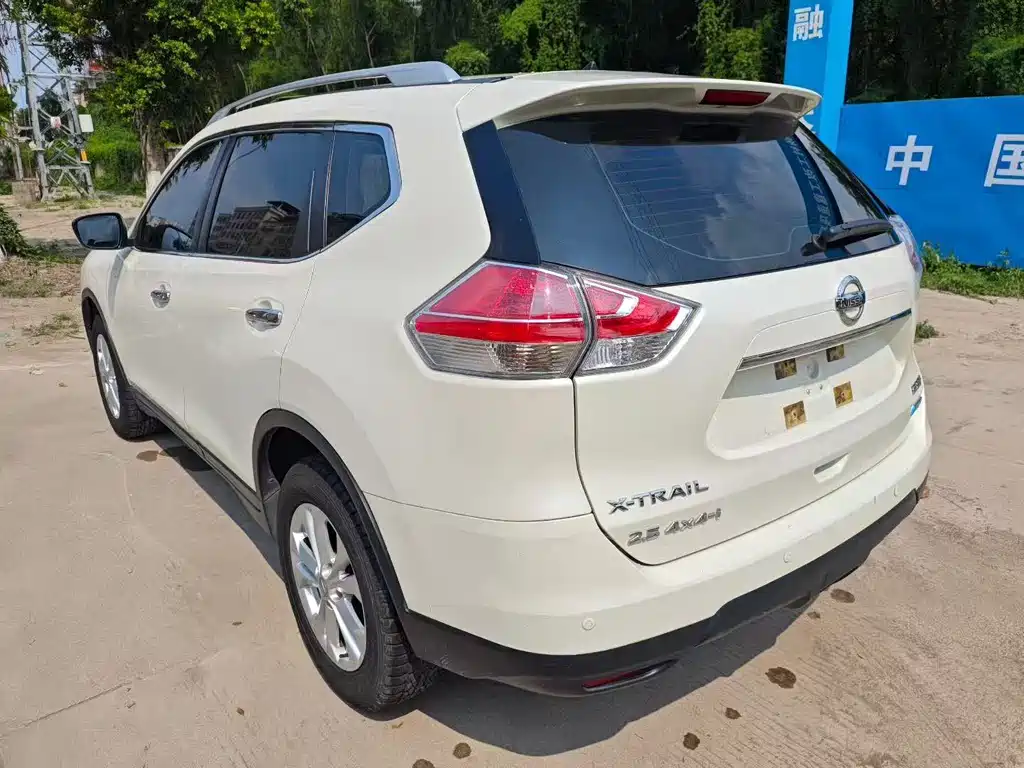 Nissan X-Trail 2015 — фото 9