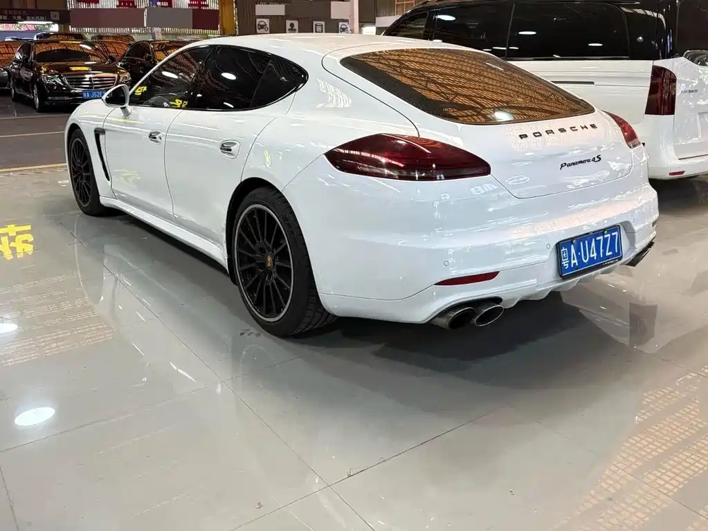 Porsche Panamera 2016 — фото 11