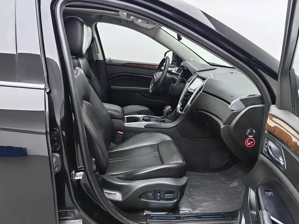 Cadillac SRX 2015 — фото 23
