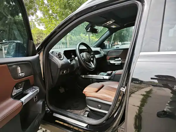 Mercedes-Benz GLB 2023