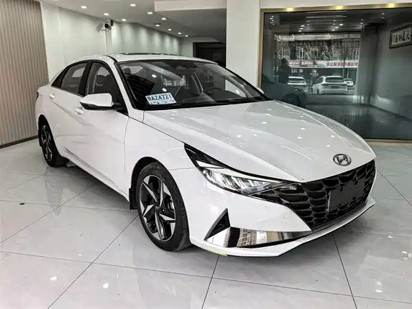 Hyundai Elantra 2022