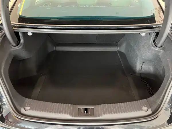 Hongqi H5 2022