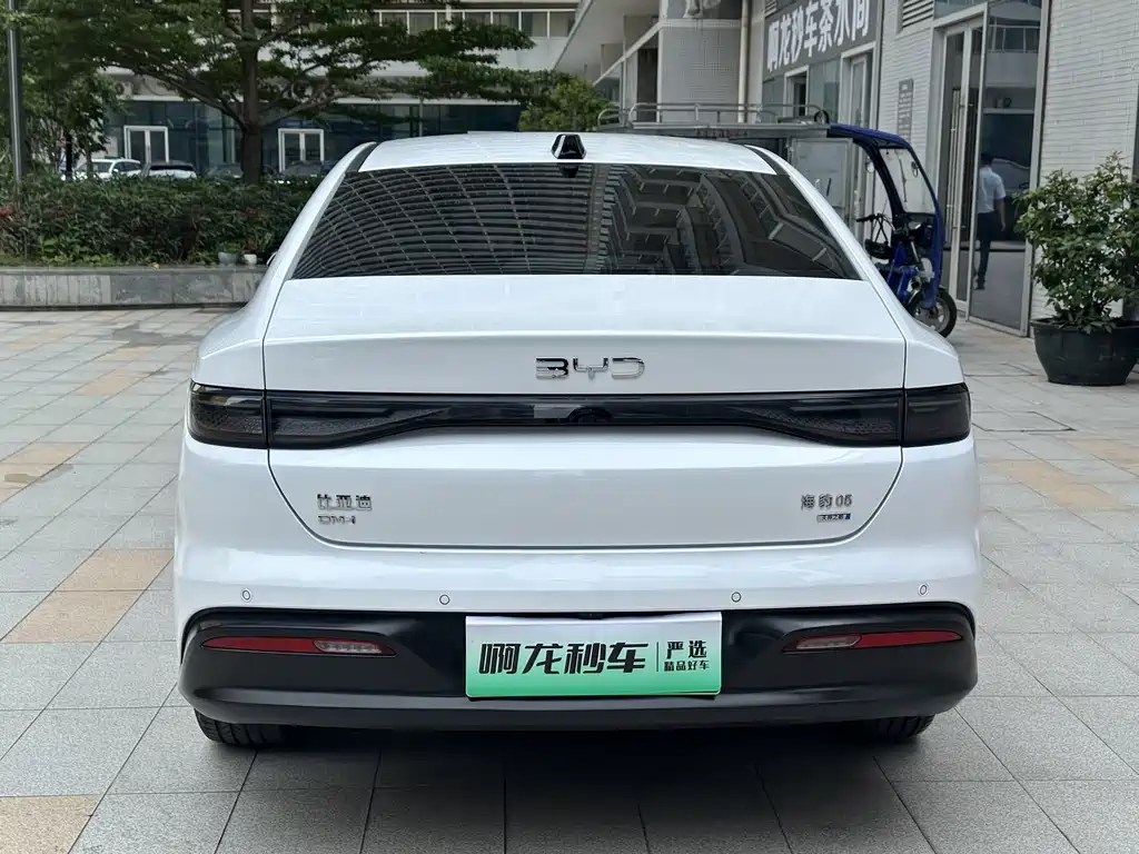 BYD Seal 05 DM-i 2025 — фото 12
