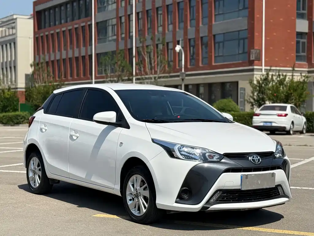 Toyota Yaris L 2018 — фото 3
