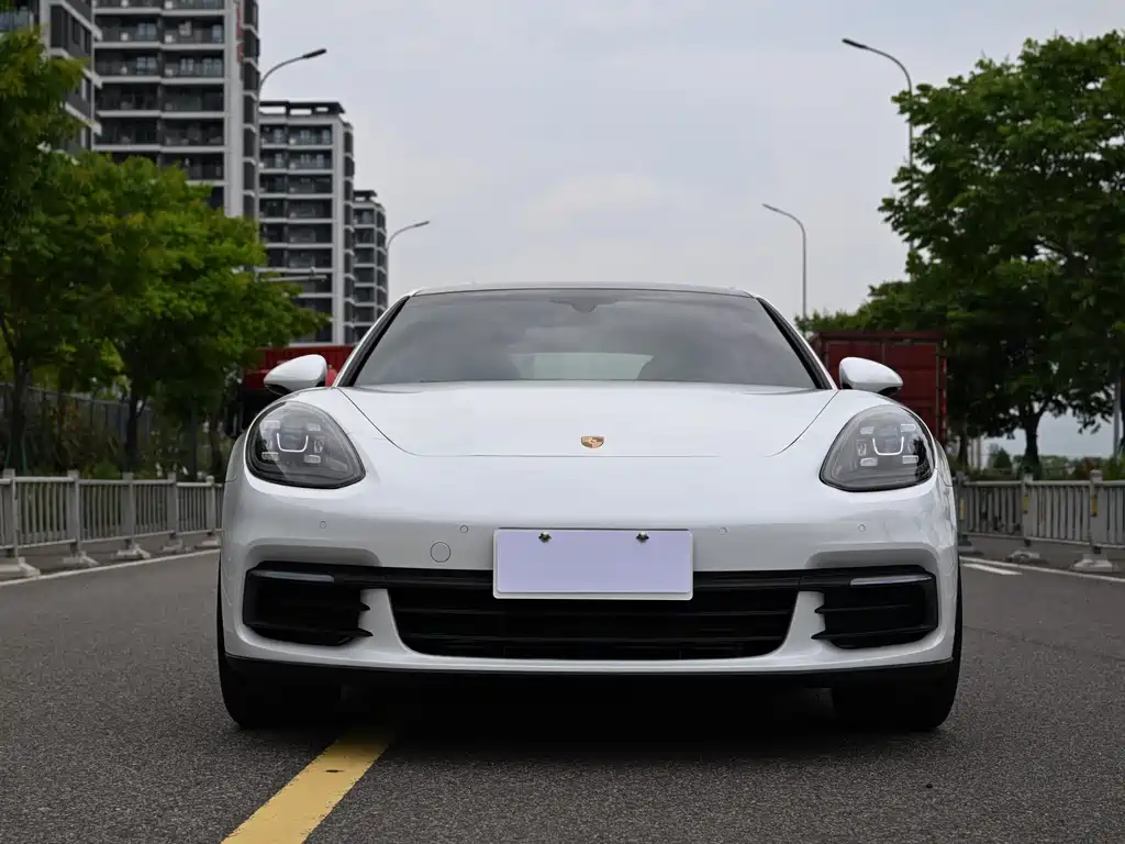 Porsche Panamera 2019 — фото 2