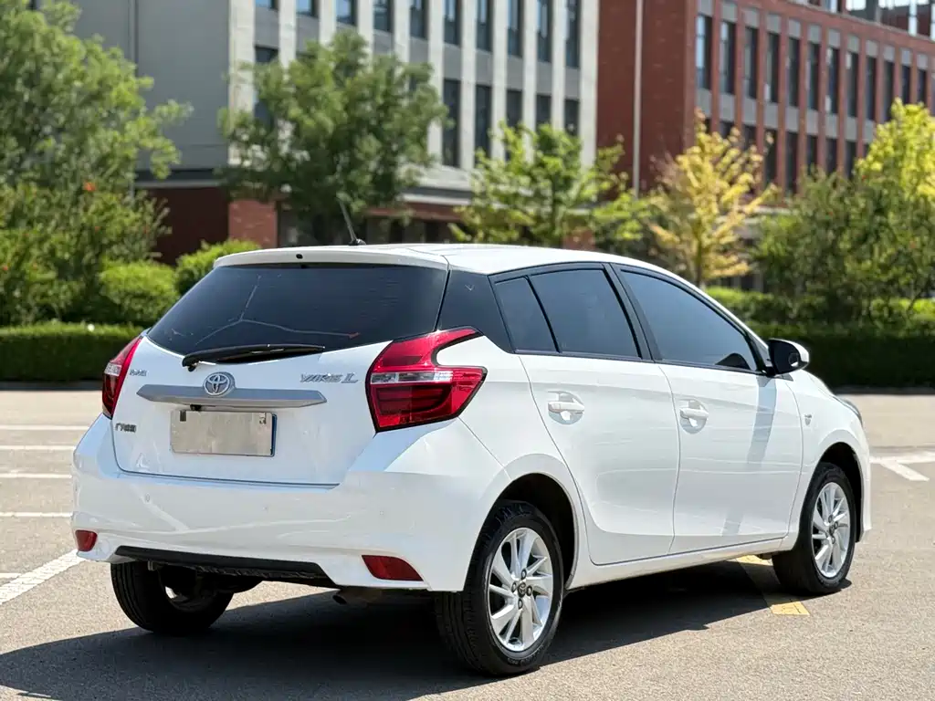 Toyota Yaris L 2018 — фото 7