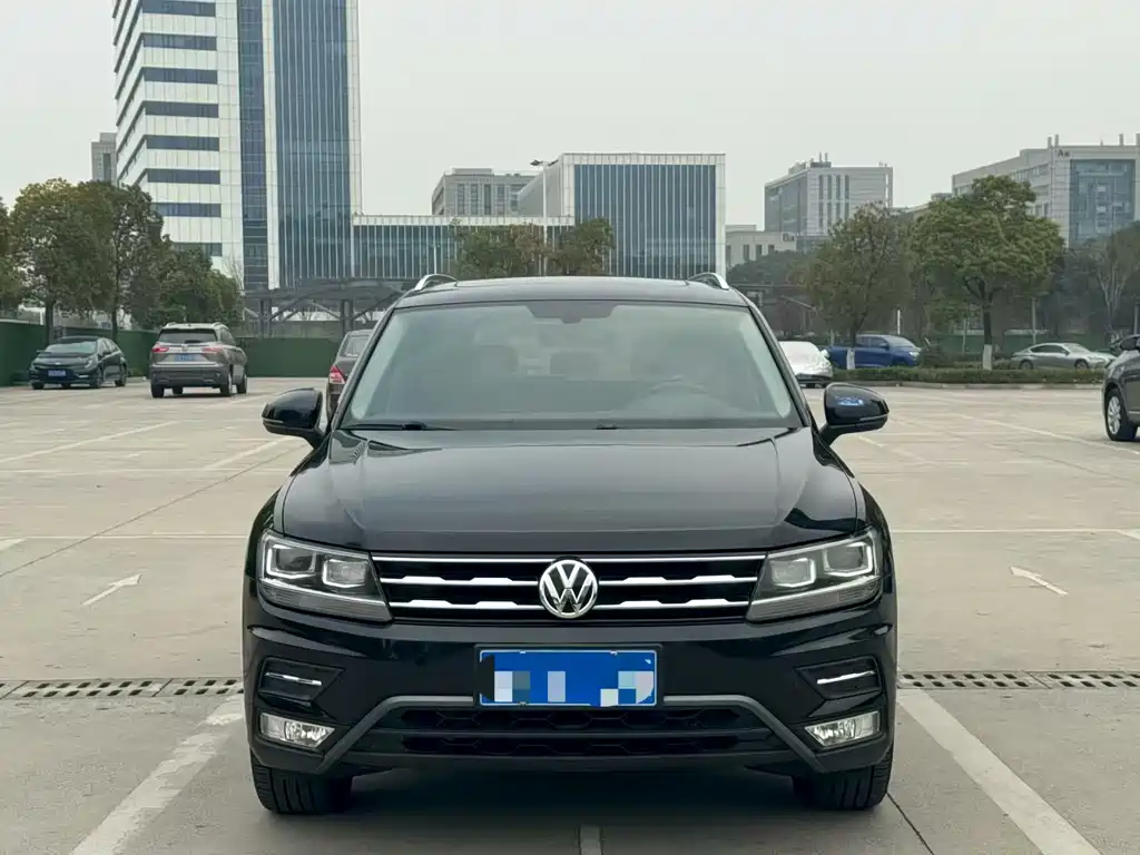 Volkswagen Tiguan L 2020 — фото 2