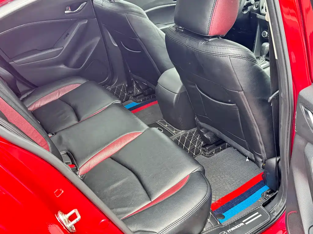 Mazda 3 Axela 2015 — фото 11