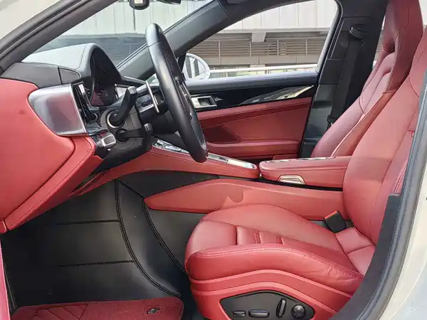 Porsche Panamera 2023