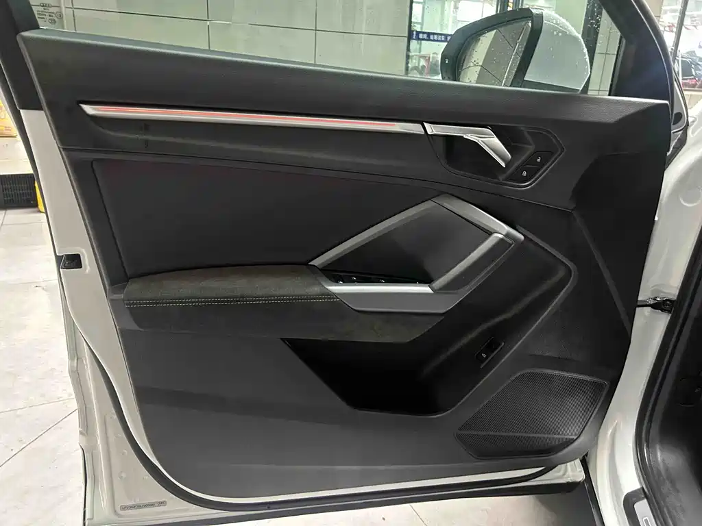 Audi Q3 Sportback 2021 — фото 17