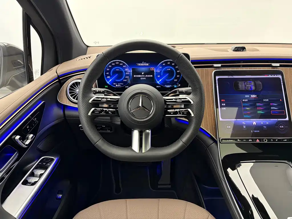 Mercedes-Benz EQE SUV 2025 — фото 12