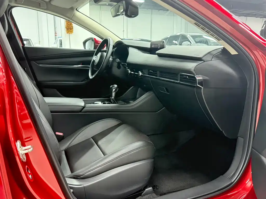 Mazda 3 Axela 2022 — фото 19